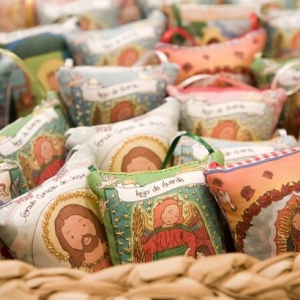 Artesãs ONG Orientavida Projeto Geração de Renda